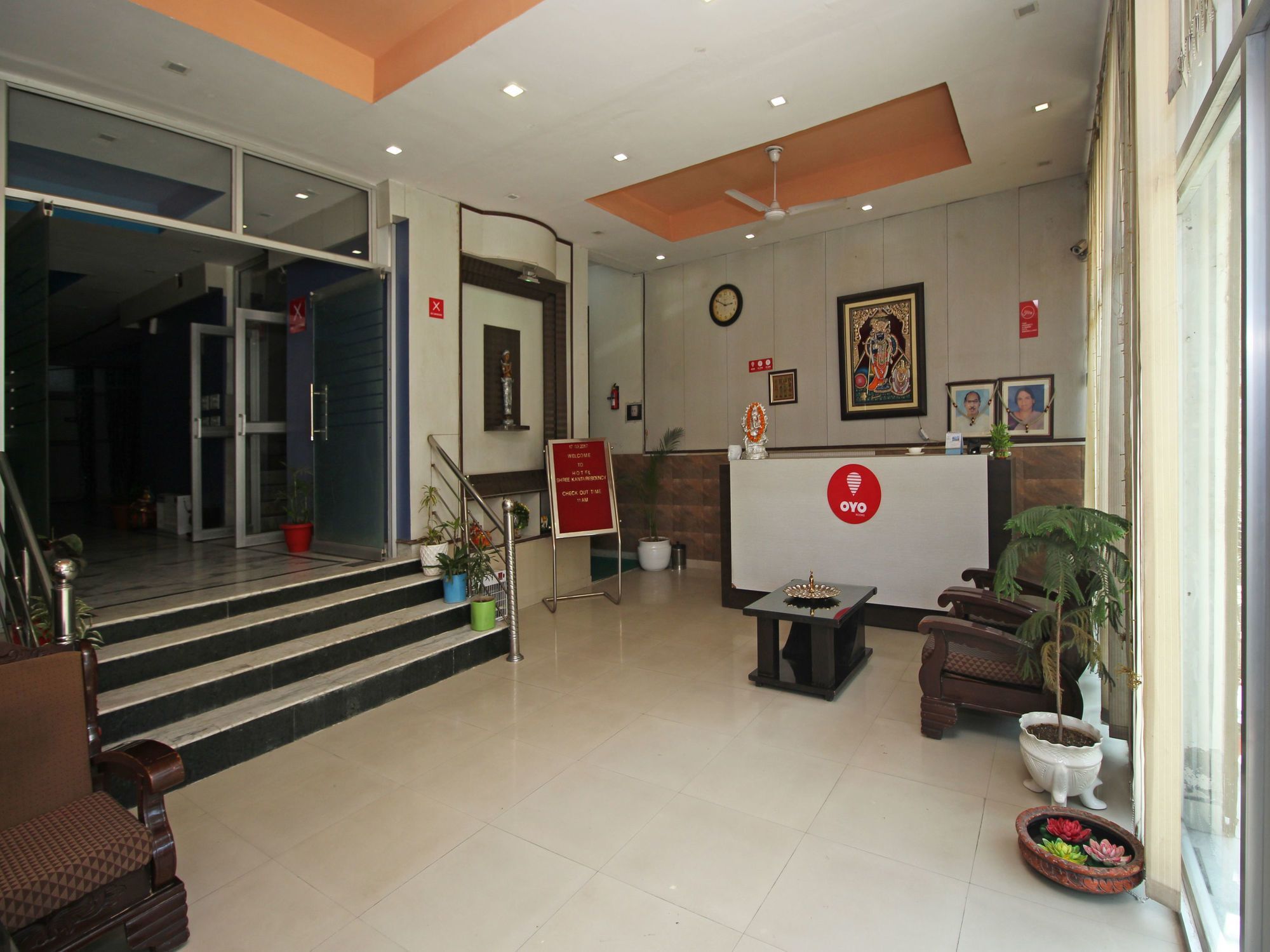Oyo 576 Hotel Shree Kanta Residency Gurgaon Extérieur photo